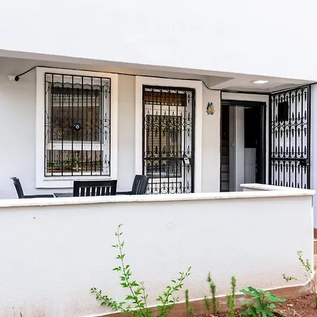Otel Private With Garden Near Beaches In